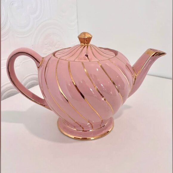 Vintage “Pink and Gold Swirl” Sadler Teapot 💖 - Picture 2 of 8